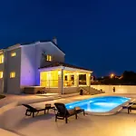 Relax With Sauna & Jacuzzi &gym * Gornji Zemunik