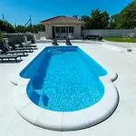 Relax With Sauna & Jacuzzi &gym Villa