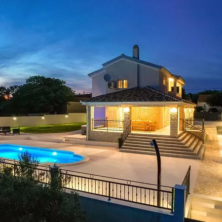 Villa Relax With Sauna & Jacuzzi &gym Gornji Zemunik