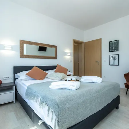 Relax With Sauna & Jacuzzi &gym Gornji Zemunik