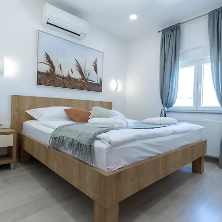 Relax With Sauna & Jacuzzi &gym Gornji Zemunik