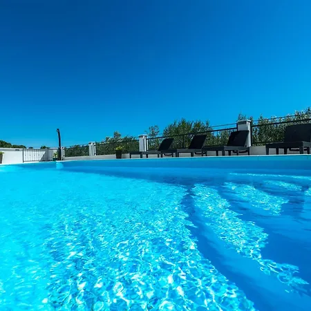 Relax With Sauna & Jacuzzi &gym * Gornji Zemunik