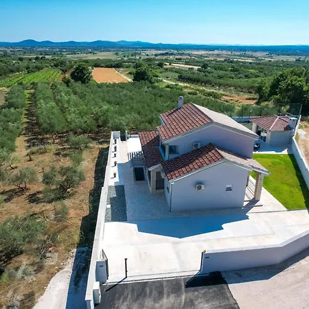 Relax With Sauna & Jacuzzi &gym Villa Gornji Zemunik