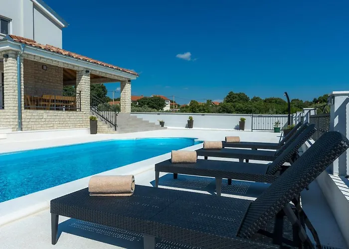 Relax With Sauna & Jacuzzi &gym * Gornji Zemunik