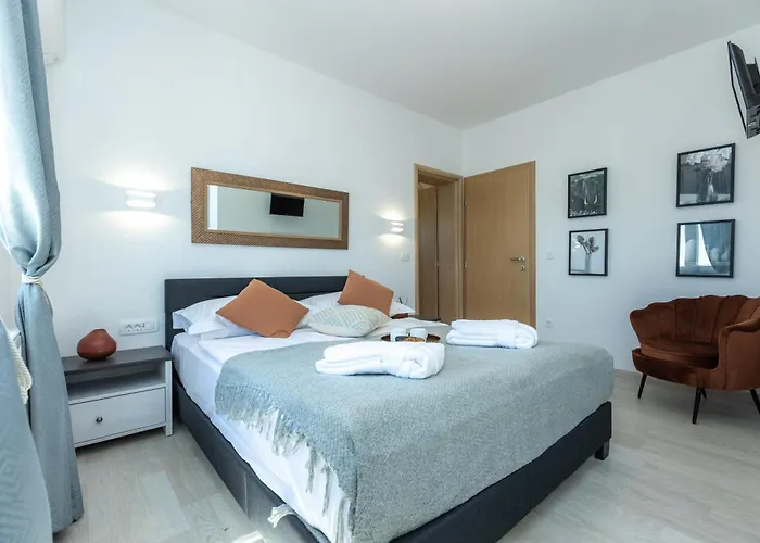 Relax With Sauna & Jacuzzi &gym Gornji Zemunik