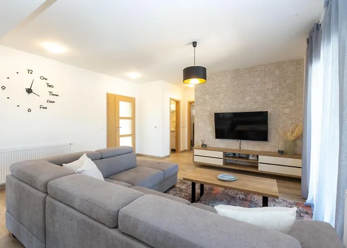 Relax With Sauna & Jacuzzi &gym