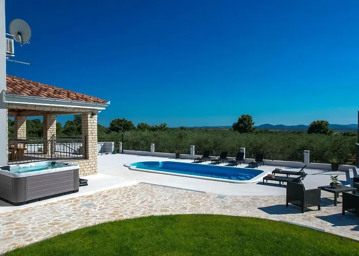 Relax With Sauna & Jacuzzi &gym *