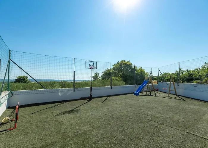 Relax With Sauna & Jacuzzi &gym Gornji Zemunik