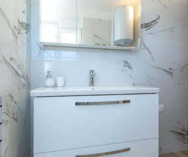 Relax With Sauna & Jacuzzi &gym *