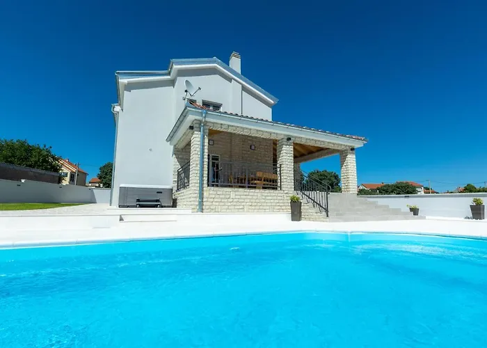 Relax With Sauna & Jacuzzi &gym וילה