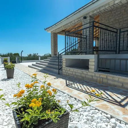 Relax With Sauna & Jacuzzi &gym * Gornji Zemunik