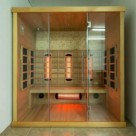 Relax With Sauna & Jacuzzi &gym Gornji Zemunik