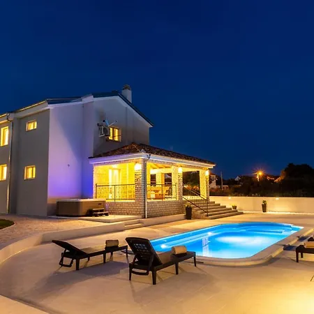 Relax With Sauna & Jacuzzi &gym * Gornji Zemunik