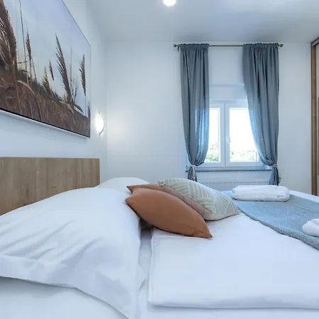 Relax With Sauna & Jacuzzi &gym Gornji Zemunik