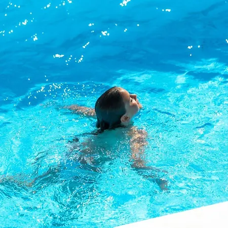 Relax With Sauna & Jacuzzi &gym