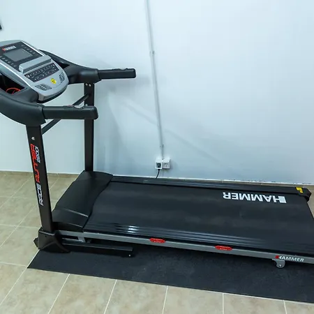 Relax With Sauna & Jacuzzi &gym Gornji Zemunik