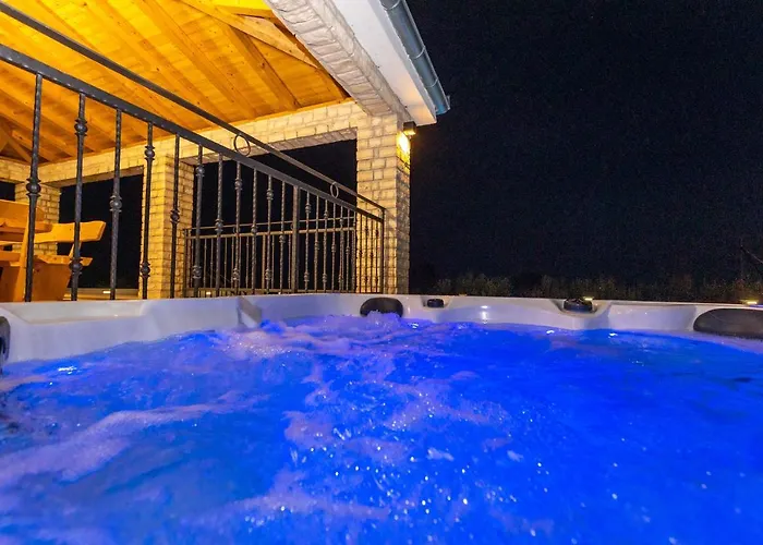 Βίλα Relax With Sauna & Jacuzzi &gym Gornji Zemunik