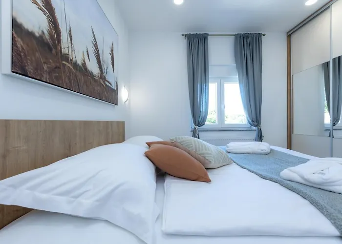 Relax With Sauna & Jacuzzi &gym Gornji Zemunik